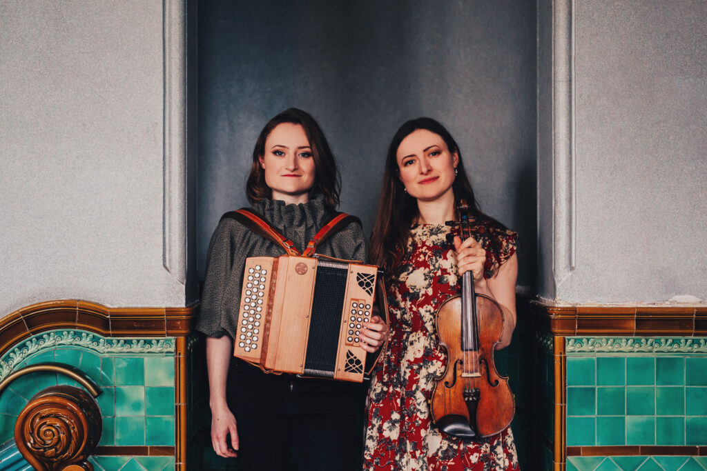 Live & Local: The Askew Sisters